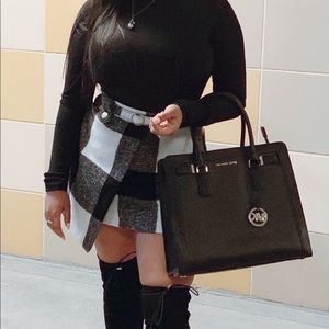 🌸Black and white plaid mini skirt